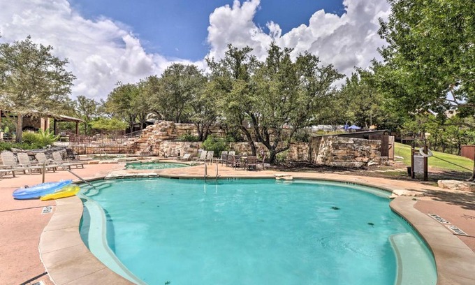 Jonestown Apartamento | Lake Travis Condo with Resort Amenity Access!