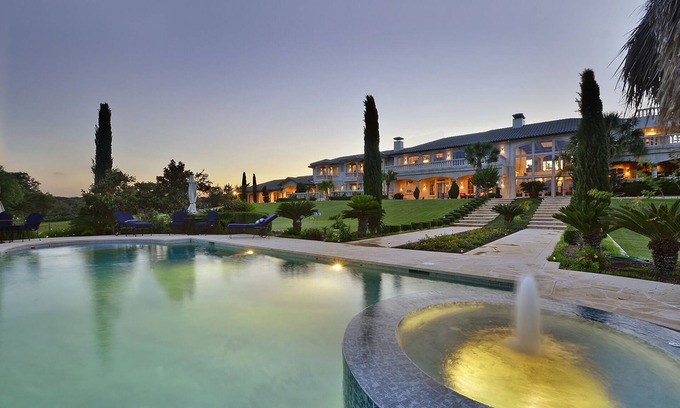 Paradise Cove Casa | Lake Travis * 16,000 Sq. Pie. Waterfront Luxury 12+ Acre Estate con casa de huéspedes