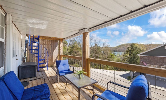 Lampe Chalet De Esquí | Lake View 3 decks, Table Rock Shoreline Community