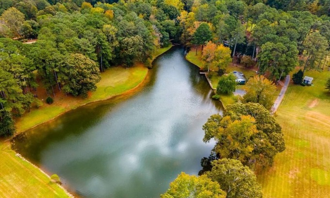 Hampton Cabaña | Lake View: Cozy 2 BR Cottage Close to Atlanta