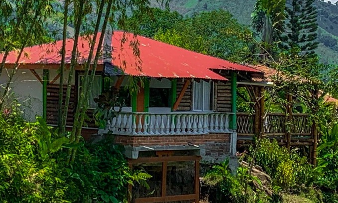 Pereira Cabina | Lake View Family Cabin