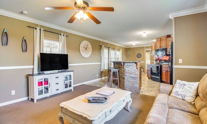 Mountain Home Casa | Lake-View Getaway w/ Grill in Mountain Home!