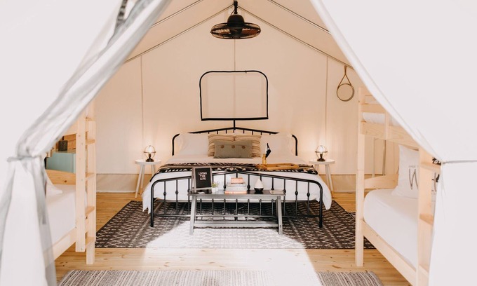 Delta Alquiler De RV | LAKE VIEW Glamping at Cheaha State Park, pet friendly, water, hiking, swimming