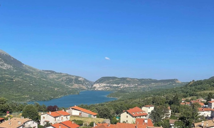 Civitella Alfedena Casa | Lake view house