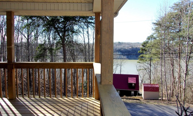 Bronston Casa | Lake View Home on Beautiful Lake Cumberland - Watson's INN the Woods