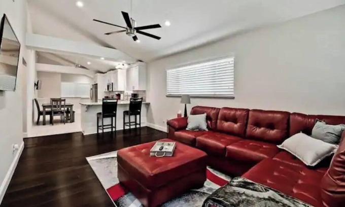 Beaver Shores Casa | Lake View! Hot-Tub! Beaver Lake House!