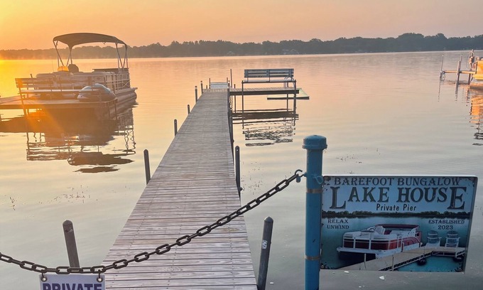 Bass Lake Casa | Lake view house with private pier lake access