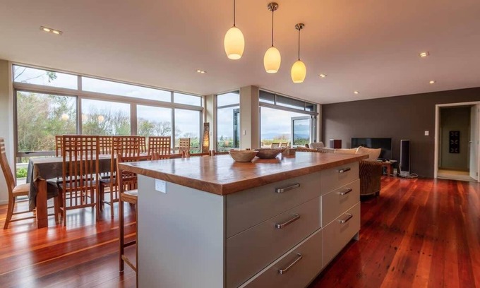Ngongotaha Casa | Lake View Inn | Super Comfortable with Lake Views