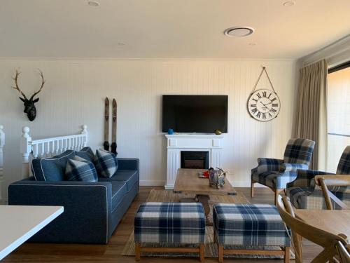 Jindabyne Villa | Lake View Lodge on Snowridge