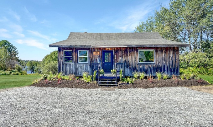 Greenville Casa | Lake View Lodge (Waterfront in Town!)