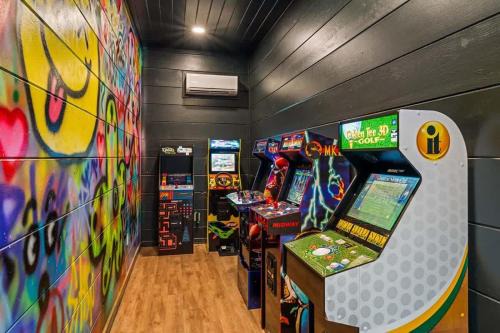 Sevierville Casa | Lake View Serenity - Indoor Pool - Arcade - Lake