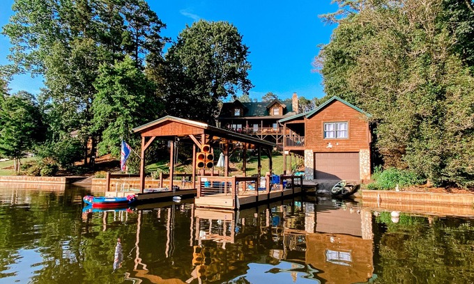 New London Cabina | Lake View Villa