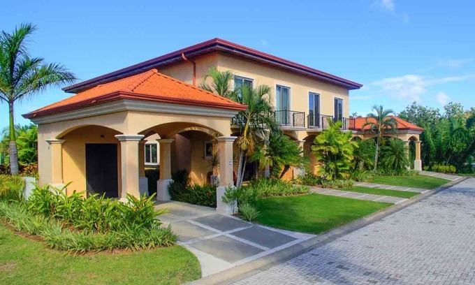 Puerto Carrillo Villa | Villa de lujo en el lago, seguridad las 24 horas, familiar, conserje en el lugar