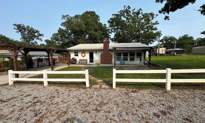 Wappapello Casa | Lake Wappapello 2 Bedroom Home 1/8 mile to beach and boat ramp