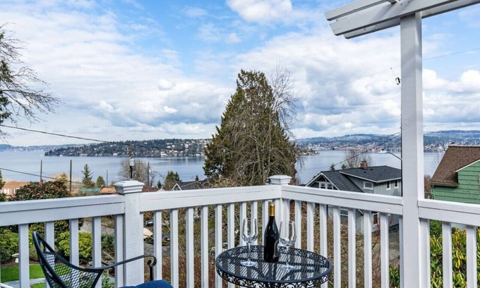 Rainier Valley Casa | Lake Washington View Home with Hot Tub BBQ Garden