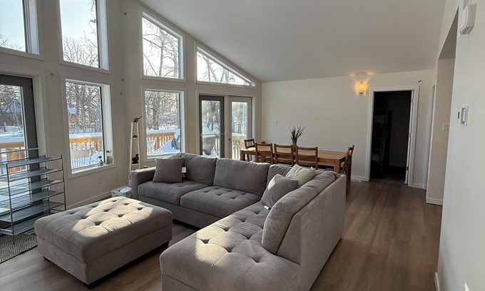 Dunnottar Cabina | Lake Winnipeg Retreat in Matlock, MB
