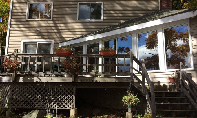 Meredith Casa | Lake Winnisquam lake front beach
