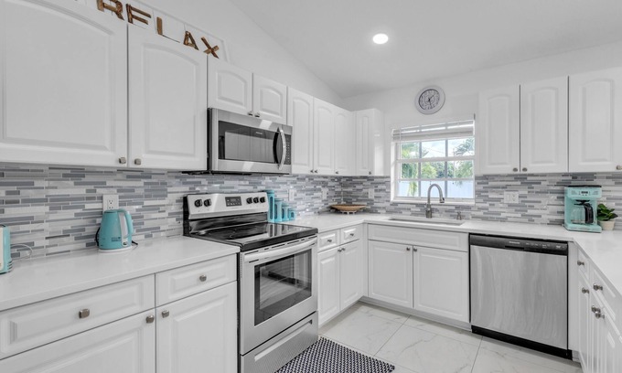 Palm Beach - West Palm Beach Casa | Lake Worth Beach House 3 Bedroom Home by Redawning