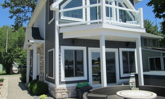 Manitou Beach-Devils Lake Casa | Lakefront Retreat with Hot Tub (on water)
