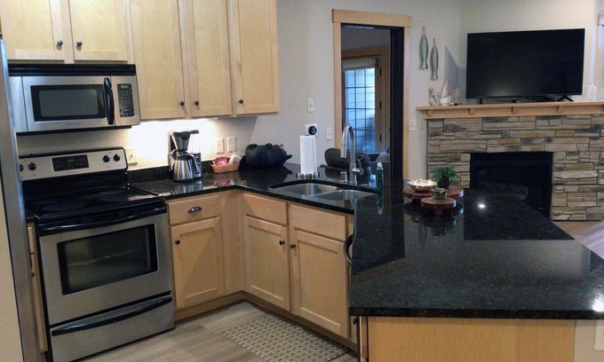 Three Lakes Condominio | Lakefront 2BR/2BA Condo at Northernaire Resort – Scenic Views & Modern Comfort!