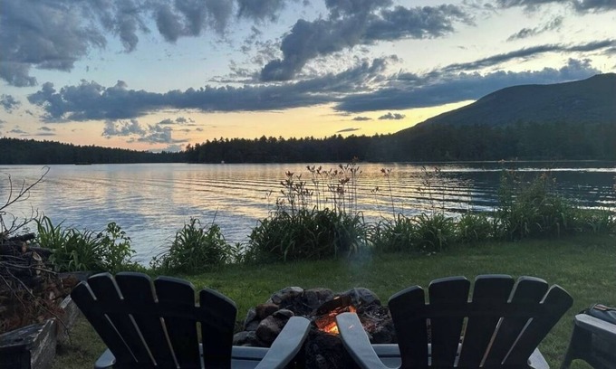 Denmark Casa | Lakefront 3-bedroom, 2-bath house on Moose Pond in Denmark Maine with AC, WiFi