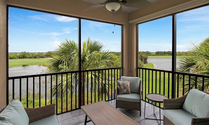 Bradenton Condominio | Lakefront 3rd floor condo at River Strand Golf and Country Club - Fairway to Paradise