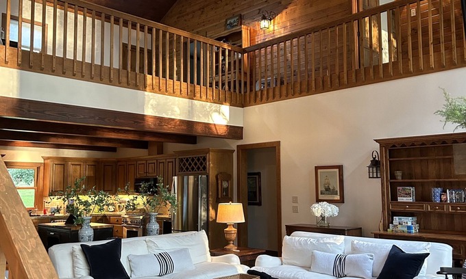 Drasco Casa | Lakefront, 4Bdr+Loft, 3Ba, Boat Ramp, Golf, Ping Pong, Foosball, No Pets