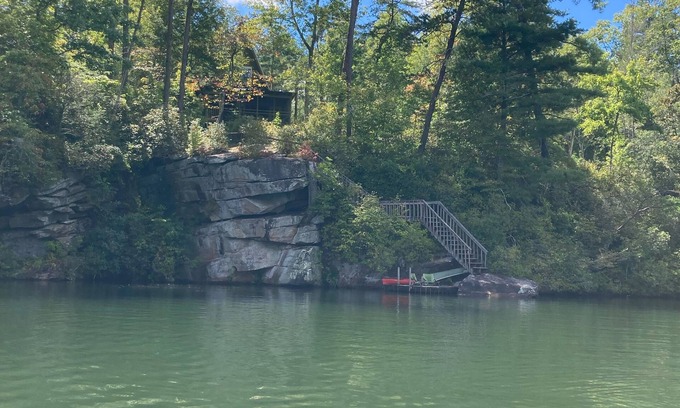 Tallulah Falls Cabina | Lakefront A-Frame steps from Tallulah Gorge and 90 minute drive from Atlanta