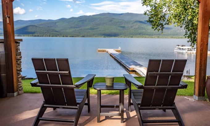 Bigfork Casa | Lakefront access to Swan Lake w/fireplace, firepit & stunning views - Swan Lake Lodge