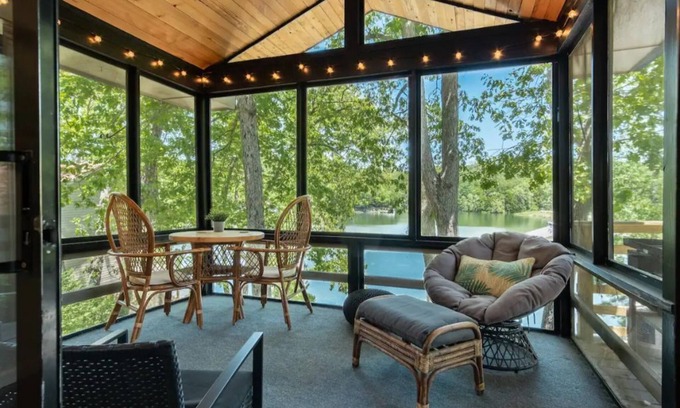 Bella Vista Casa | Lakefront AND on the MTB trails!