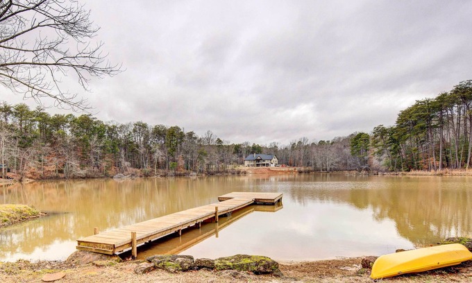 Inman Casa | Lakefront Blue Ridge Mtns Vacation Rental