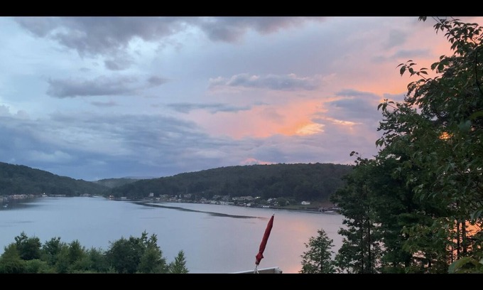 Shawanese Casa | Lakefront Bungalow w/kayaking, boating and dock