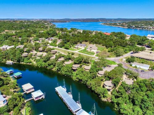 Lakeway Casa | Lakefront Bungalow With Community Poolhot Tub #1