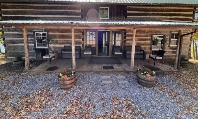 Cadiz Cabina | Lakefront Cabin - 3BR 2BA - All Season Lake Views!