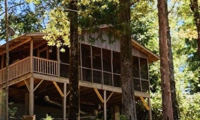 Oakland Casa | Lakefront Cabin at Point Pleasant on Enid Lake