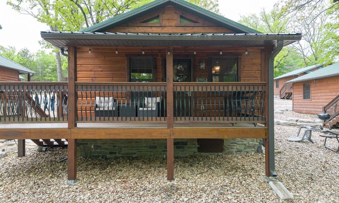 Indian Point Cabina | Lakefront cabin close to SDC!