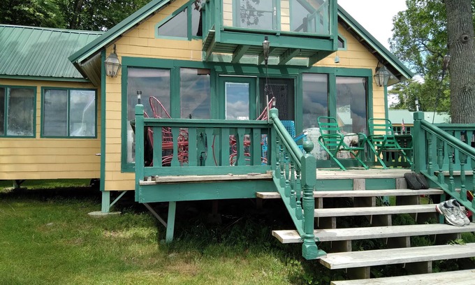 Burnham Cabaña | Lakefront Cabin on beautiful Unity Pond in Burnham, Maine