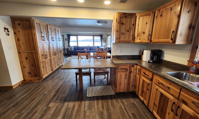 Markesan Cabina | Lakefront Cabin on Full Rec Lake with Pier