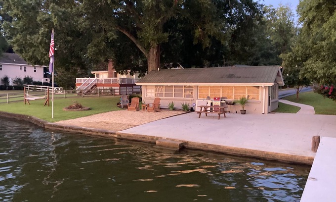 Greenwood Cabina | Lakefront Cabin on Lake Greenwood