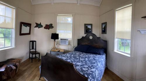 Braden River Casa | Lakefront Cabin Rental in Bradenton, Florida