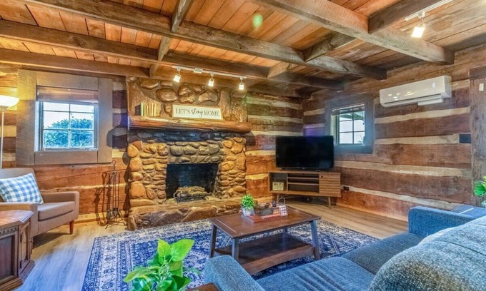 Ten Mile Cabina | Lakefront Cabin - Sunfish Lodge
