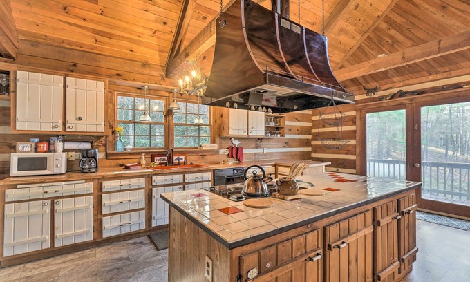 Spring City Cabina | Lakefront Cabin w/ Boat Dock & Sunset Views!
