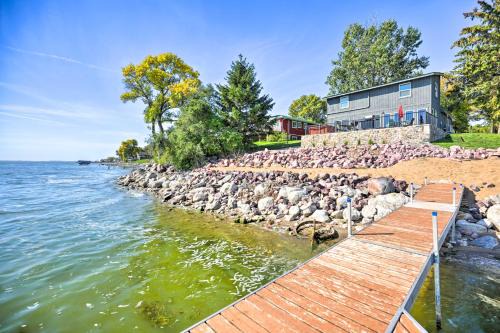 Hamlin County Casa | Lakefront Cabin with Patio and Views in Lake Norden