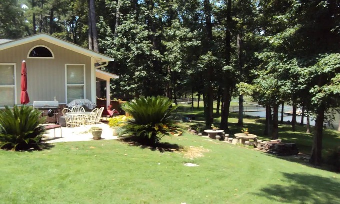 Eufaula Casa | Encanto frente al lago - diversión y romance!