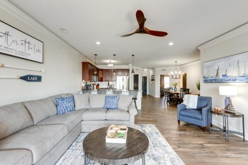 Osage Beach Apartamento | Lakefront Condo with Pool Access in Osage Beach!