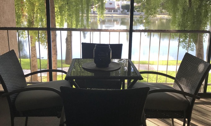 Desert Shores Condominio | Condominio frente al lago con vistas espectaculares + WiFi gratis