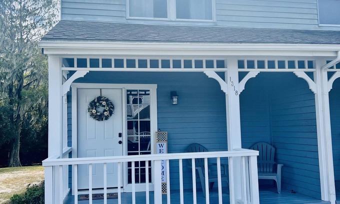 Inverness Casa | Lakefront Condo (with private dock access)