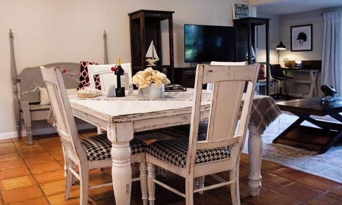 Eustis Casa | Lakefront Cottage and Cabin on an Equestrian Farm