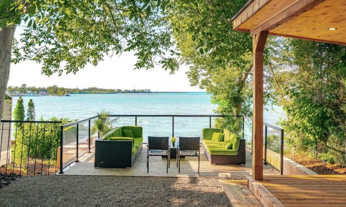 Port Weller Casa | Lakefront Cottage - Bright & Cozy w/ Stunning View