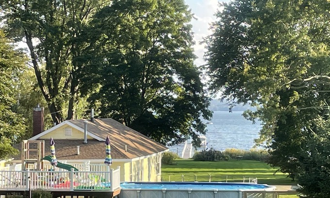 Dewittville Casa | Lakefront Cottage, Heated Pool, Dog friendly, Fully Equipped for Fun! A/C, Quiet